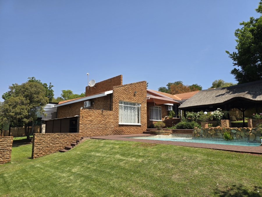 4 Bedroom Property for Sale in Doringkruin North West